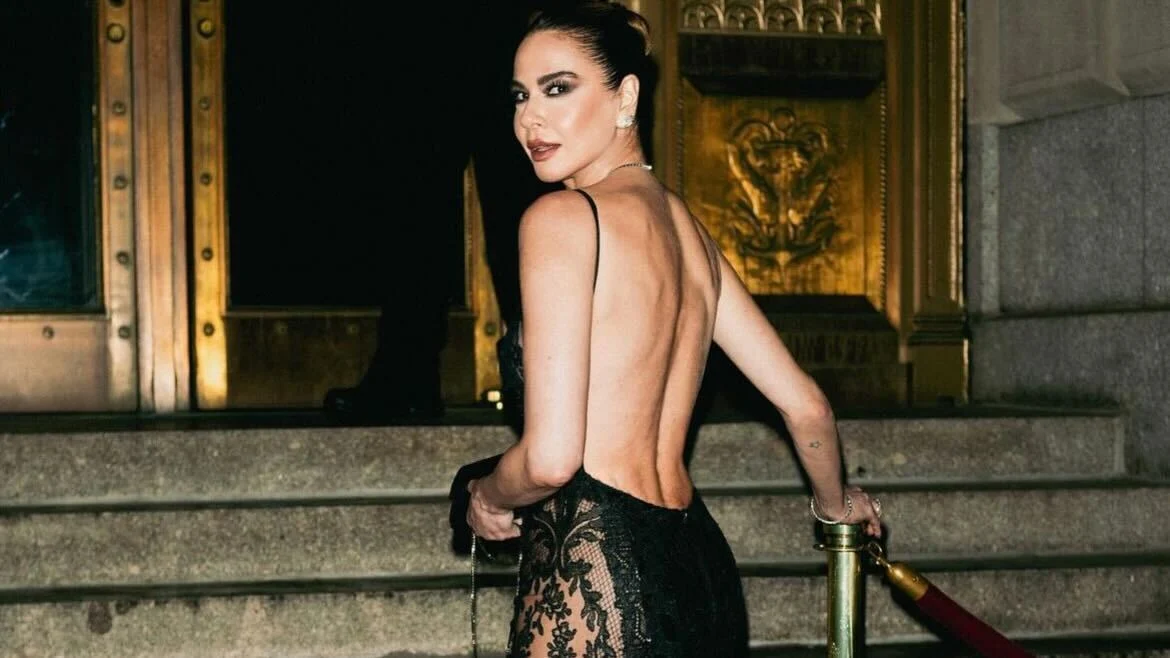 Vestido usado pela apresentadora tem detalhe cavado nas costas Reprodução Instagram - 16.5.2024