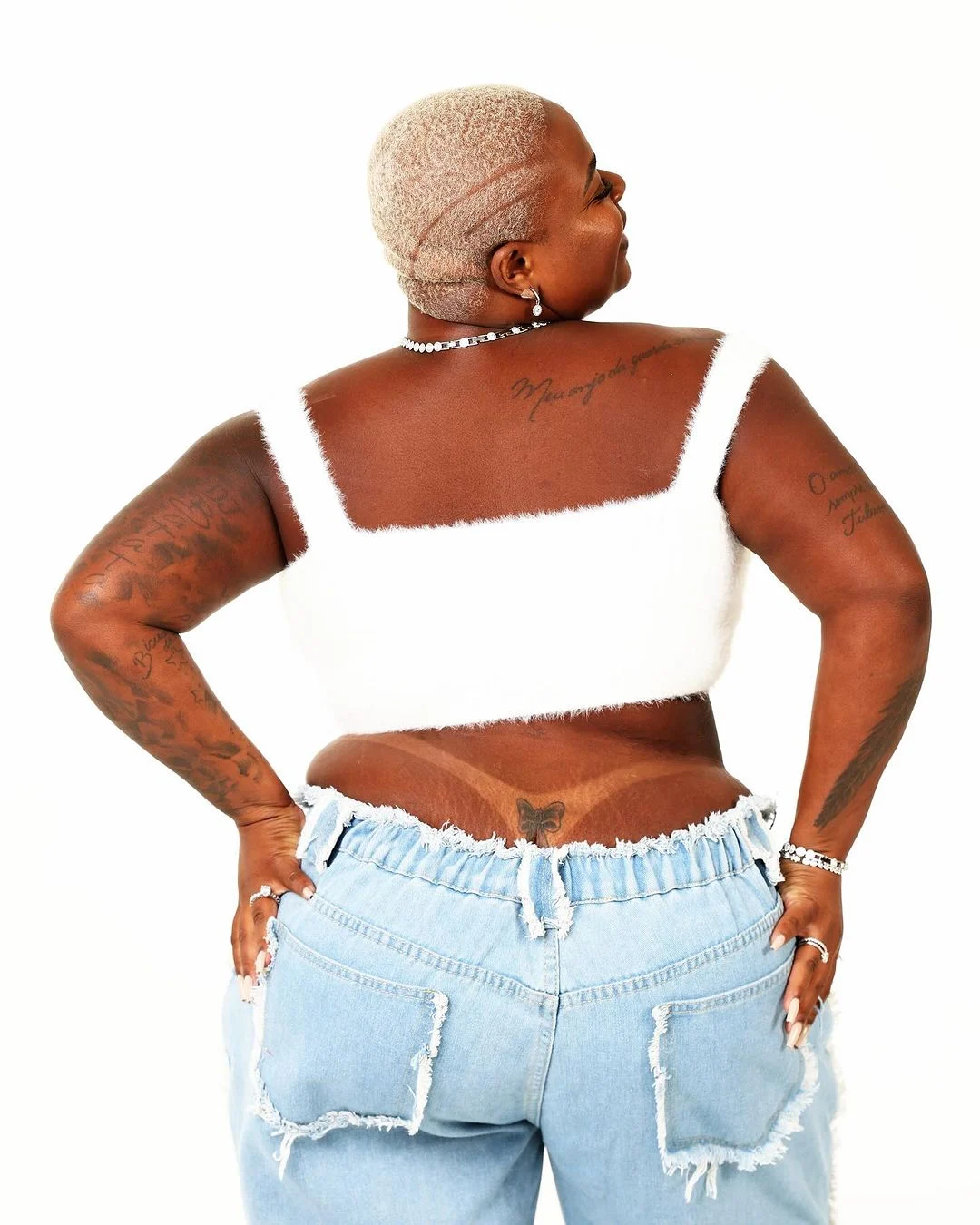 Jojo Todynho mostra tatuagem escondida ao usar calça de cintura baixa Reprodução/Instagram