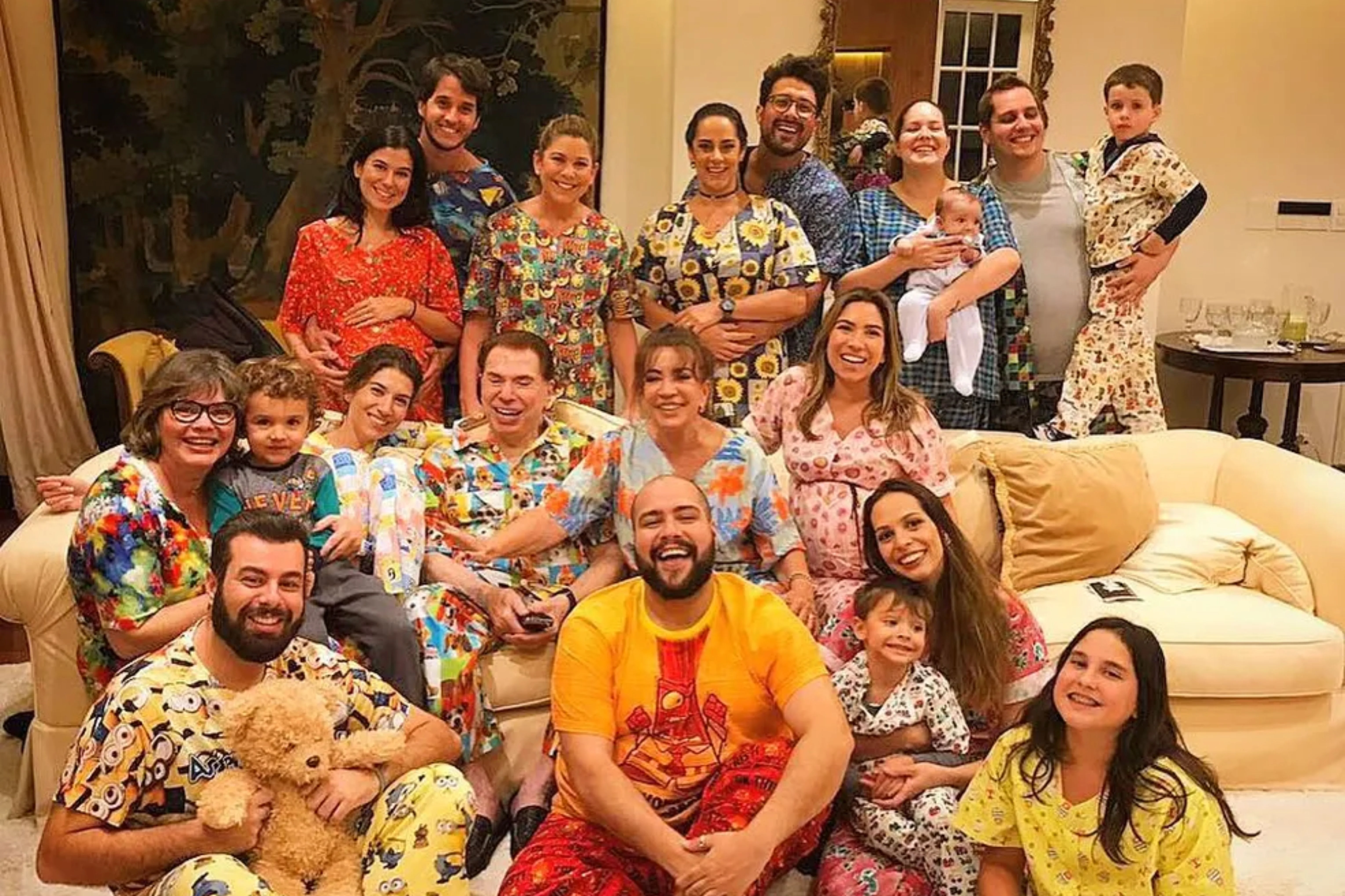 Família Abravanel: as filhas e netos do empresário Silvio Santos dominam a grade do SBT. São elas_ Patrícia, Silvia, Rebeca e Renata, além do neto Thiago Abravanel Reprodução