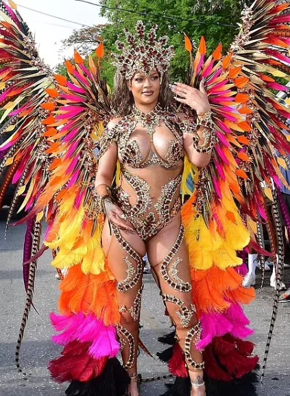 Rihanna no festival 'Crop Over' em Barbados BACKGRID/Reprodução