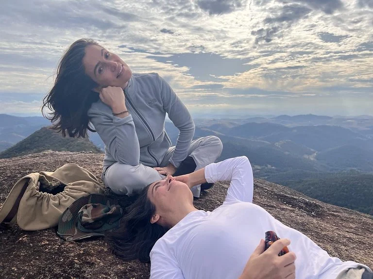 Renata Vasconcellos mantém a vida pessoal privada, mas não deixa de dividir os momentos com a irmã Reprodução/Instagram