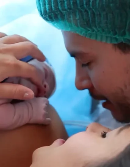 Nasce Gabriel, filho de Arthur Aguiar e Jhenny Santucci Reprodução/Instagram
