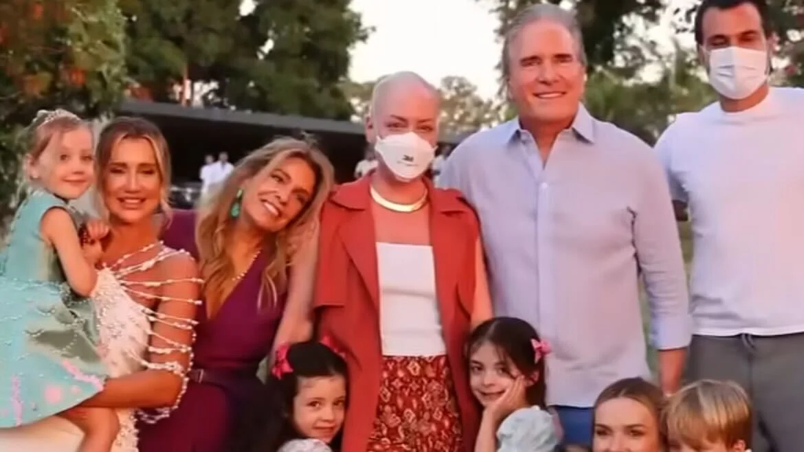 Fabiana Justus ao lado da família Reprodução Instagram - 19.5.2024