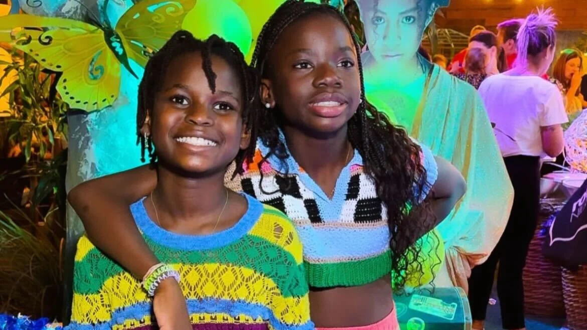 Bless e Títi posam juntos em festa de aniversário Reprodução Instagram - 23.6.2024