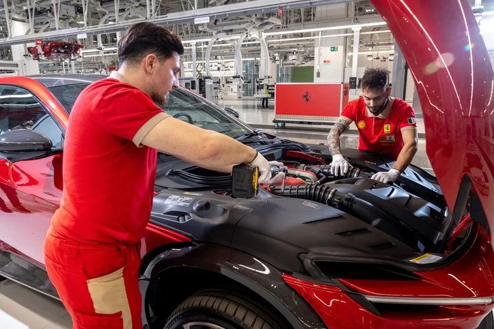Novo e-building Ferrari