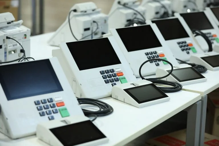 Eleições - urna -urnas eletrônicas - votação