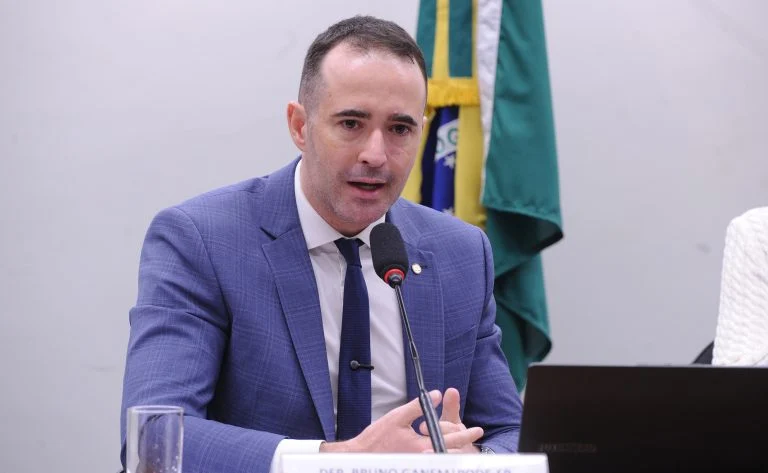 Deputado Bruno Ganem (Podemos-SP) fala em comissão da Câmara dos Deputados