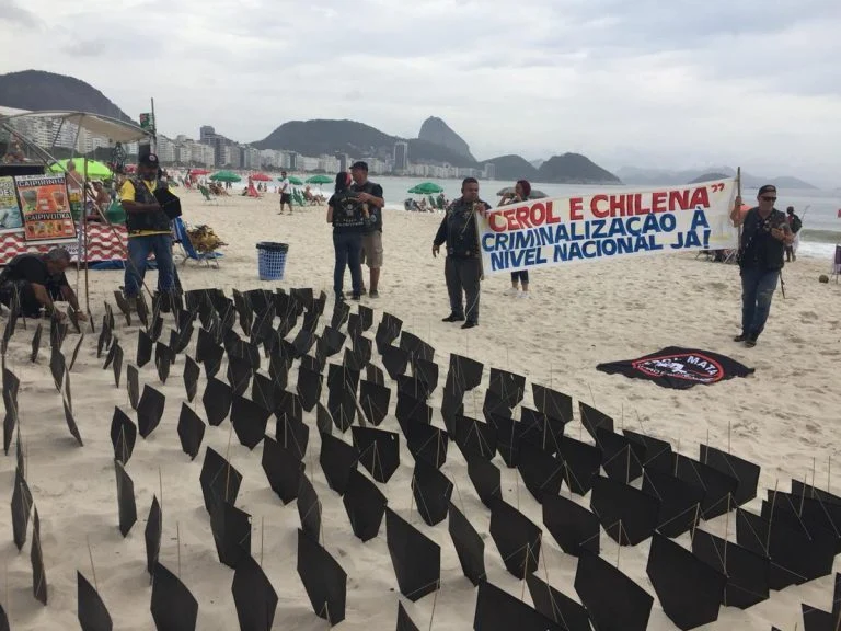 Segurança - geral - cerol pipa acidentes linha chilena protesto (campanha pela criminalização do uso do cerol e da linha chilena. Copacabana, Rio de Janeiro-RJ)