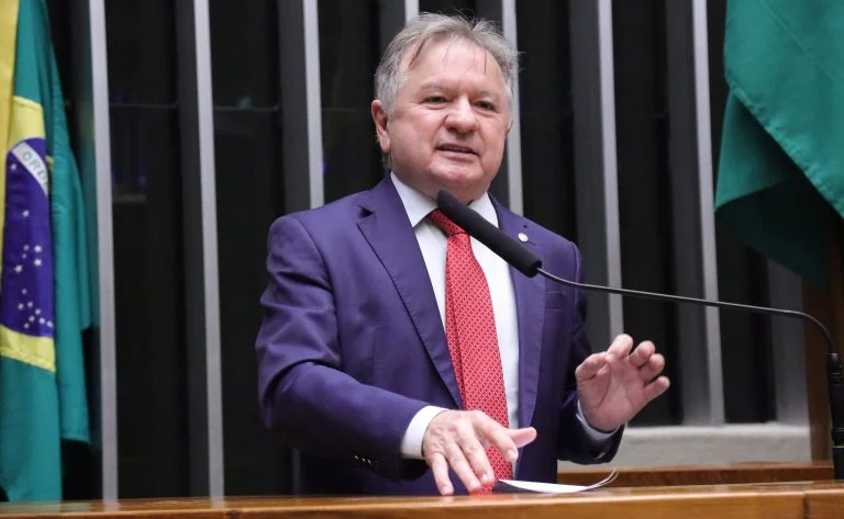 Discussão e votação de propostas legislativas. Dep. Merlong Solano (PT - PI)
