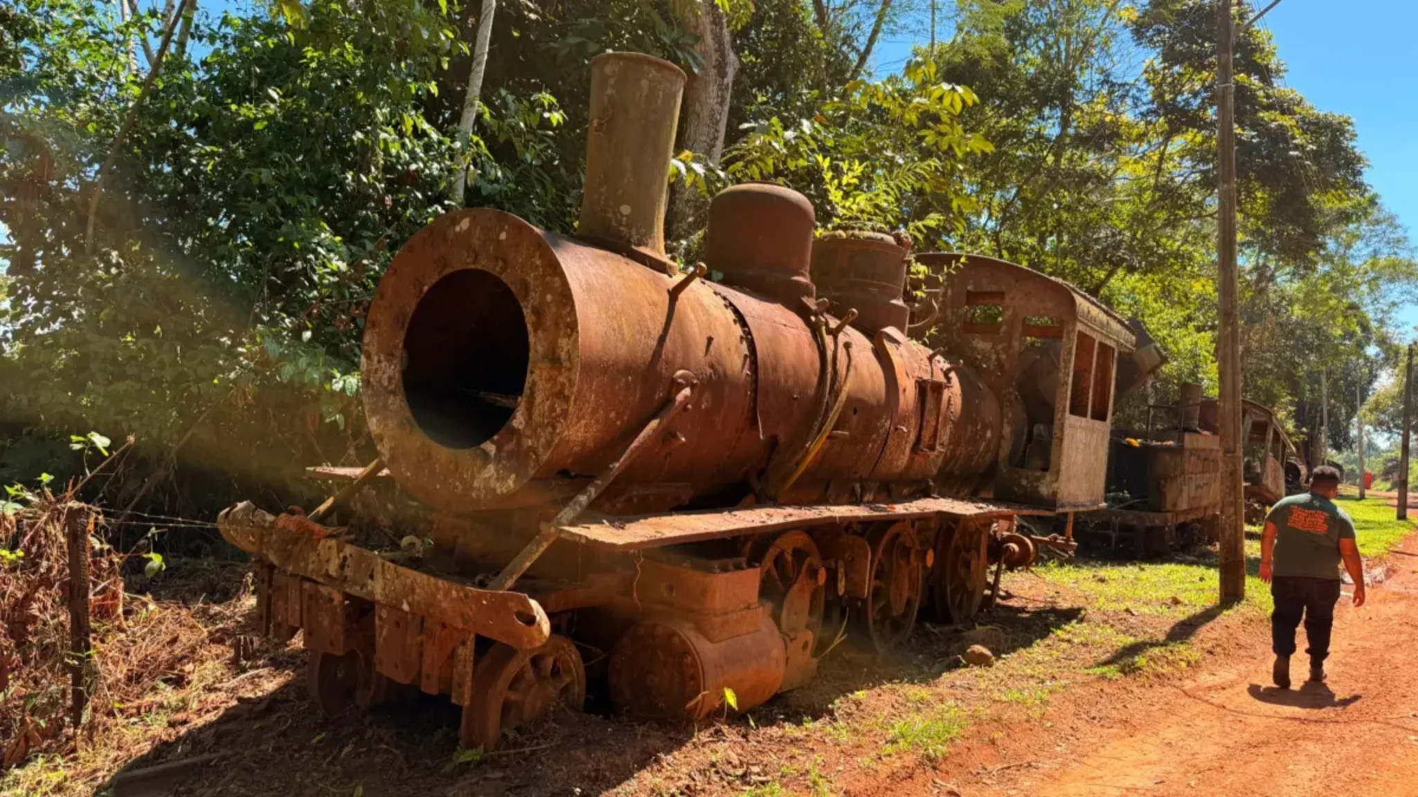 O Cemitério das Locomotivas integrou o percurso, resgatando a memória da Estrada de Ferro Madeira-Mamoré e sua importância para a formação de Porto Velho.