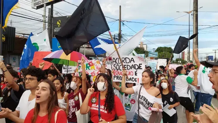 Ascom/ADUFPB João Pessoa (PB), 08/10/2026 - Estudantes fazem protesto em apoio ao candidato Luiz Inácio Lula da Silva. Foto: Ascom/ADUFPB