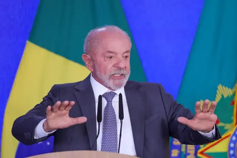 Fabio Rodrigues-Pozzebom/ Agência Brasil Brasília (DF) 13/10/2026 O presidente Luiz Inácio Lula da Silva anuncia medidas para microempreendedores individuais (MEIs) em cerimônia no Palácio do Planalto Foto: Fabio Rodrigues-Pozzebom/ Agência Brasil