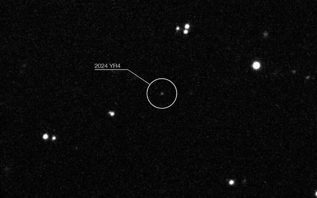 Imagem fornecida pelo Observatório Europeu Austral(ESO), em 25 de fevereiro de 2025, mostra o asteroide 2024 YR4 Imagem fornecida pelo Observatório Europeu Austral(ESO), em 25 de fevereiro de 2025, mostra o asteroide 2024 YR4