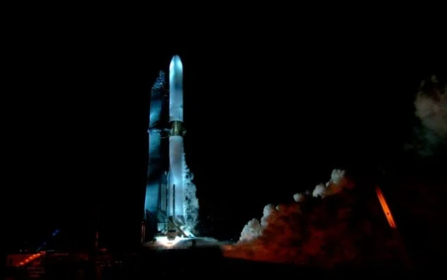 Foto cortesia da Blue Origin mostra o foguete New Glenn durante um teste na Estação da Força Espacial de Cabo Canaveral, em Cabo Canaveral, Flórida, em 27 de dezembro de 2024 Foto cortesia da Blue Origin mostra o foguete New Glenn durante um teste na Estação da Força Espacial de Cabo Canaveral, em Cabo Canaveral, Flórida, em 27 de dezembro de 2024