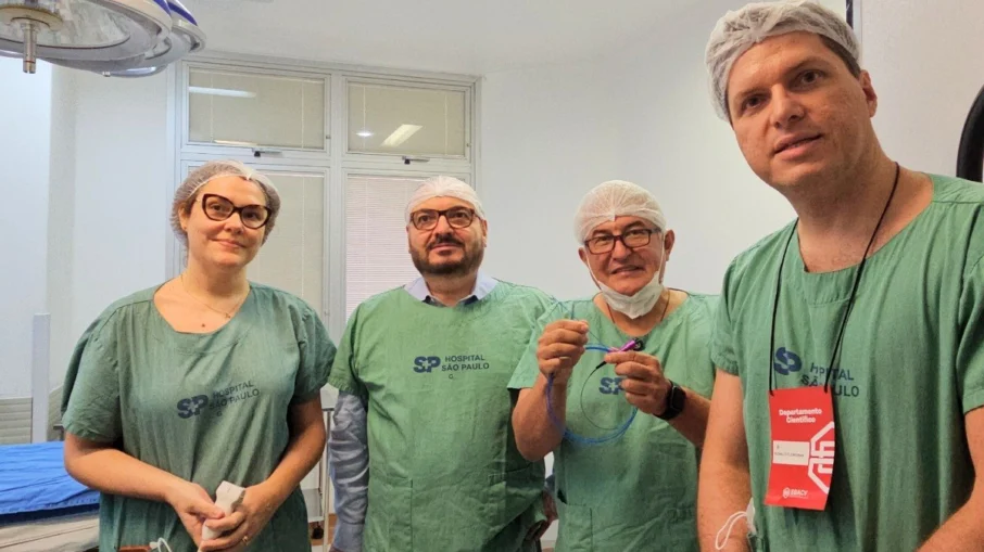 Senador Astronauta Marcos Pontes durante o Mutirão de Cirurgia Vasculares da Sociedade Brasileira de Angiologia e de Cirurgia Vascular (SBACV) com o Dr. Ronald Flumignan, Médico Cirurgião Vascular, Diretor da SBACV e Dr. Armando Lobato, Presidente Nacional da SBACV Senador Astronauta Marcos Pontes durante o Mutirão de Cirurgia Vasculares da Sociedade Brasileira de Angiologia e de Cirurgia Vascular (SBACV) com o Dr. Ronald Flumignan, Médico Cirurgião Vascular, Diretor da SBACV e Dr. Armando Lobato, Presidente Nacional da SBACV