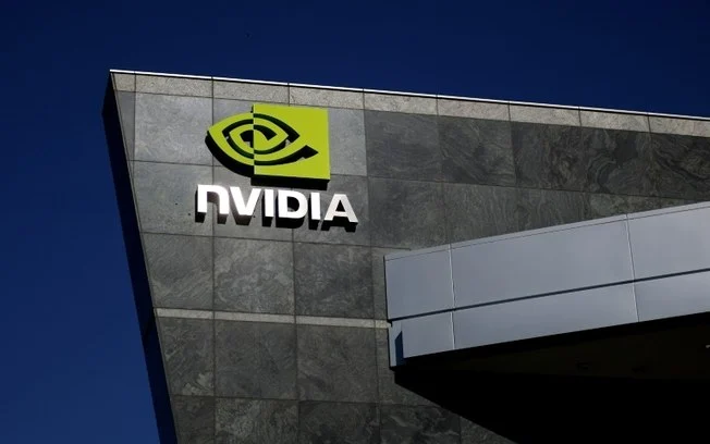 Nvidia diz que planeja produzir cerca de meio trilhão de dólares em infraestrutura de inteligência artificial nos EUA até o fim da década, por meio de parcerias com TSMC, Foxconn e outros Nvidia diz que planeja produzir cerca de meio trilhão de dólares em infraestrutura de inteligência artificial nos EUA até o fim da década, por meio de parcerias com TSMC, Foxconn e outros