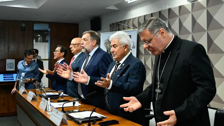 Instalação da Frente Parlamentar Católica no Senado Federal Instalação da Frente Parlamentar Católica no Senado Federal
