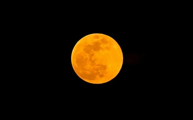 Superlua sobre Singapura em 17 de outubro de 2024 Superlua sobre Singapura em 17 de outubro de 2024