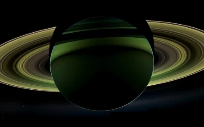 Foto de Saturno e seus anéis, iluminados pelo sol atrás do planeta, capturada pela sonda Cassini e divulgada pela Nasa em 21 de dezembro de 2012 Foto de Saturno e seus anéis, iluminados pelo sol atrás do planeta, capturada pela sonda Cassini e divulgada pela Nasa em 21 de dezembro de 2012