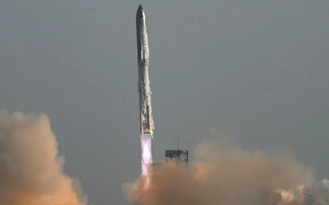 O foguete Starship da SpaceX decola no Texas em 6 de março de 2025 para o oitavo voo de teste O foguete Starship da SpaceX decola no Texas em 6 de março de 2025 para o oitavo voo de teste