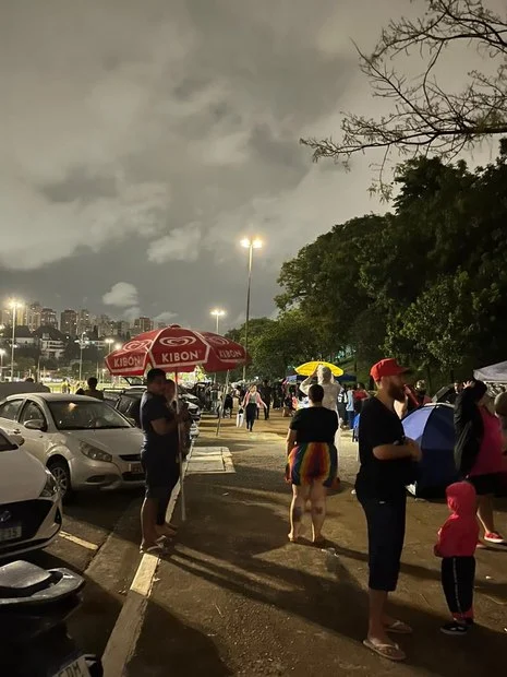 Fila para compra de ingressos no estádio do Pacaembu