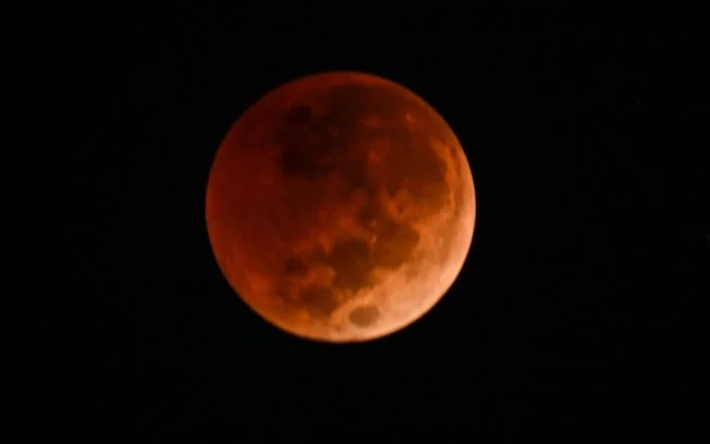 A Lua de Sangue de 8 de novembro de 2002 vista da Guatemala. A Lua de Sangue de 8 de novembro de 2002 vista da Guatemala.