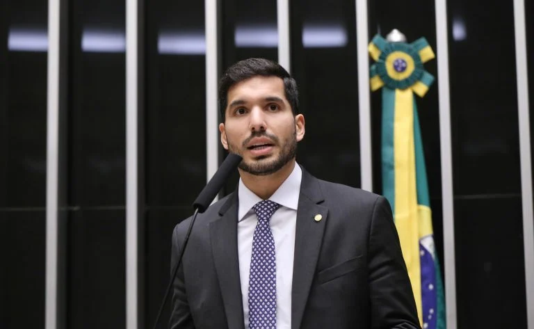Discussão e votação de propostas legislativas. Dep. André Fernandes (PL-CE)