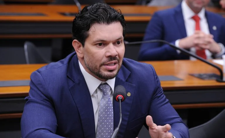 Instalação e Eleição de Presidente. Dep. Acácio Favacho (MDB-AP)