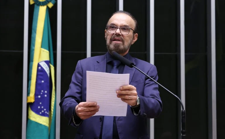 Discussão e votação de propostas legislativa. Dep. Lincoln Portela (PL - MG)