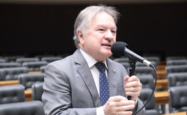 Discussão e votação de propostas legislativas. Dep. Merlong Solano (PT - PI)