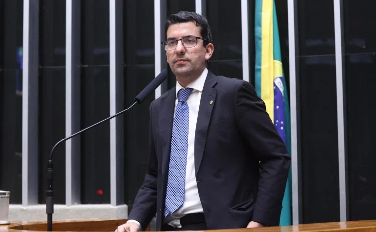 Discussão e votação de propostas legislativa. Dep.