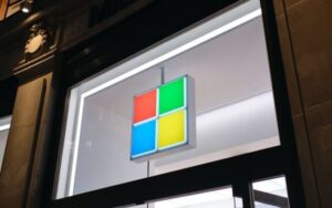 Microsoft bloqueou o ChatGPT para funcionários, mas voltou atrás