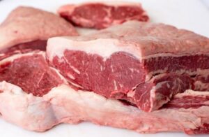 Produção de carne bovina em 2023 bate recorde, segundo IBGE