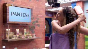 Cabelo de Yasmin Brunet ganha "advogada" após regredir no BBB 24; veja