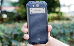 Celular indestrutível | Quanto custa um smartphone mais robusto?
