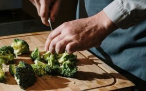 Comer mais proteínas vegetais e menos animais ajuda a envelhecer melhor