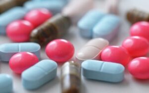 Como IA e aprendizado de máquina aceleram a descoberta de remédios