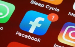Facebook e Instagram aumentam restrições de conteúdo para adolescentes