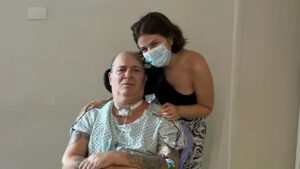 Filha de Mingau conta que o pai saiu da UTI mas está em clínica