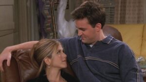 Jennifer Aniston está chateada por acusações contra Matthew Perry