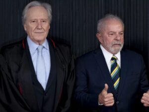 Lula anuncia Ricardo Lewandowski como novo ministro da Justiça