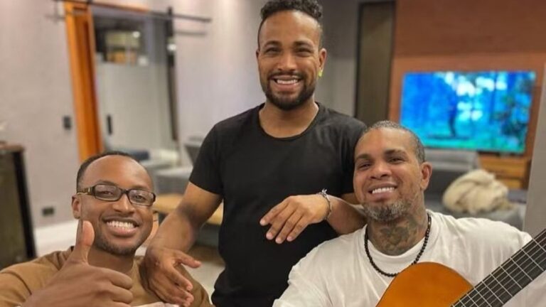 Mansão alugada de Rodriguinho tem vista para mata e visita de famosos