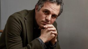 Mark Ruffalo cita susto ao descobrir tumor no cérebro