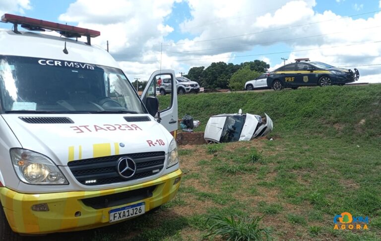 Motorista dorme e veículo sai da pista na BR-163 em Coxim
