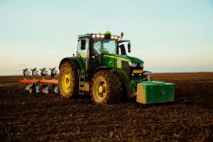 Município oferece aração de terras gratuita para agricultores