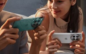 OnePlus 12 mostra enorme câmara de vapor em primeiro desmanche