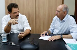 Prefeito de Chapadão do Sul realiza reunião na Secretaria de Obras de Mato Grosso do Sul