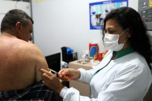 Profissionais da Enfermagem são protagonistas na campanha de vacinação contra dengue