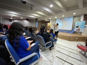 Secretaria da Juventude e Instituto Mirim recebem alunos e realizam ações de conscientização sobre saúde mental