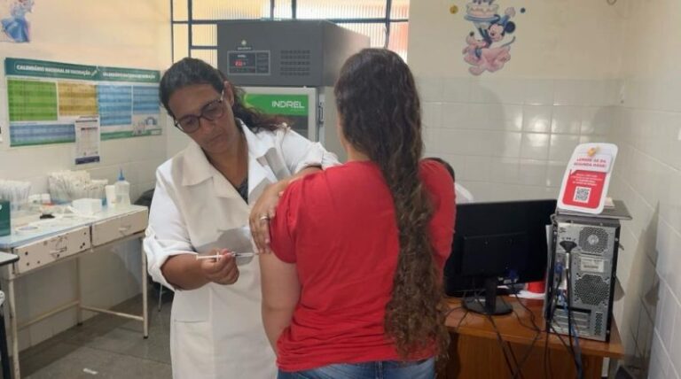 Segundo dia tem mais mil vacinados contra dengue em Dourados